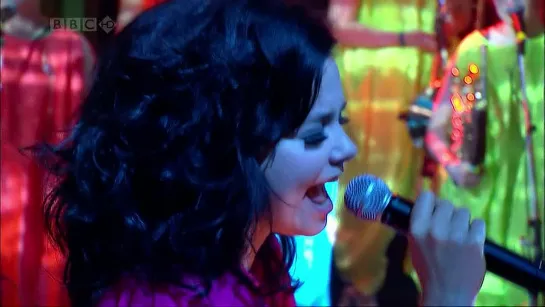 Björk - Earth Intruders - live at Later with Jools Holland 2007 (HD 720p)