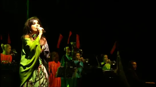 Bjork - Bachelorette - live at Glastonbury Festival (2007)