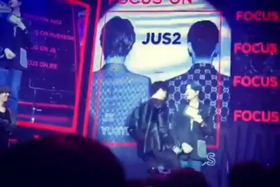 [FANCAM] 190411 Saxy dance JB with YJ @ Шоукейс JUS2