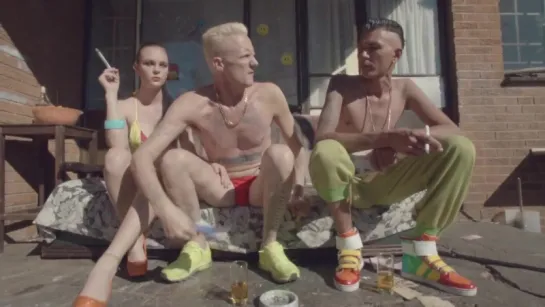 DIE ANTWOORD - BABYS ON FIRE (OFFICIAL)