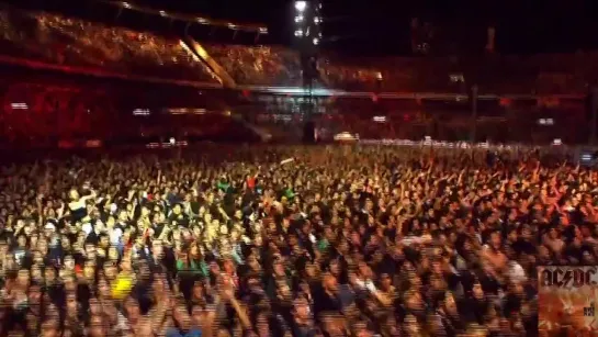 AC/DC - TNT (Live @ River Plate 2009)