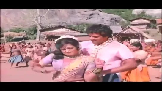 Holi ke din dil khil jate hain-Sholay