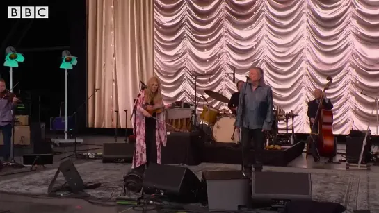 Robert Plant  Alison Krauss - When The Levee Breaks (Glastonbury) 2022