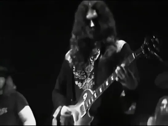 Lynyrd Skynyrd - Gimme Back My Bullets 1976