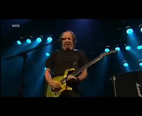 Adrian Belew Power Trio - Writing on the Wall 2008