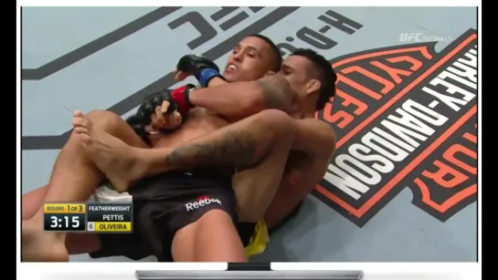 Charles Oliveira vs Anthony Pettis