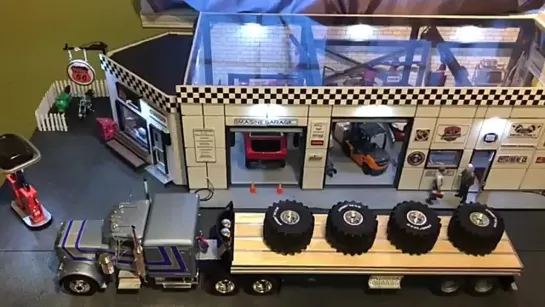 1_18 Peterbilt 359 road Kings flatbed custom  Imagine garage  diorama.mp4