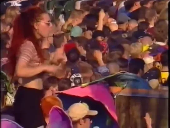 Love Parade Berlin 1995 - Peace On Earth (Official Video Documentary)