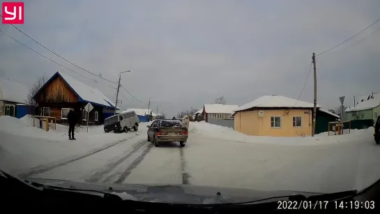 ДТП на перекрестке Гоголя-Колногорова (Алапаевск)