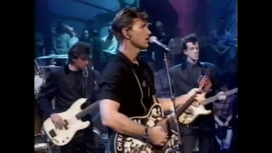 Chris Isaak and Silvertone - "Graduation Day" (Jools Holland, 27/05/1995)