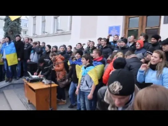 Школьная линейка в киевской школе. Москалив на ножи.