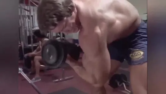 Pumping Iron_ New never-before-seen archived footage (1)