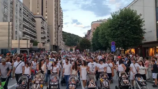 Настоящий парад сербской гордости. 15.08.2022 Город Ужице - Сербия - ОСТАНОВИТЕ ПРЕДАТЕЛЯ И ПЕДЕРА ВУЧИЧА.