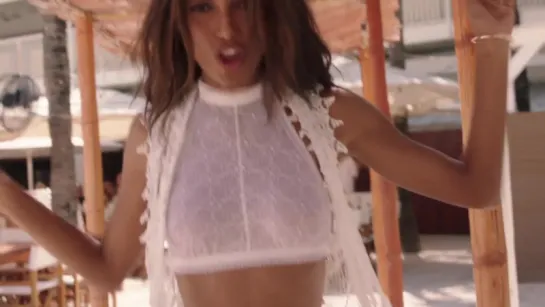 Victoria’s Secret Angels Lip Sync The #1 Song Of Summer