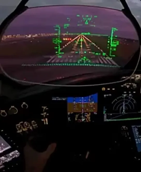 Самолет Boeing 787 посадка через HUD