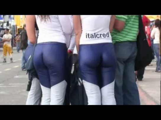 Blue leggings asses