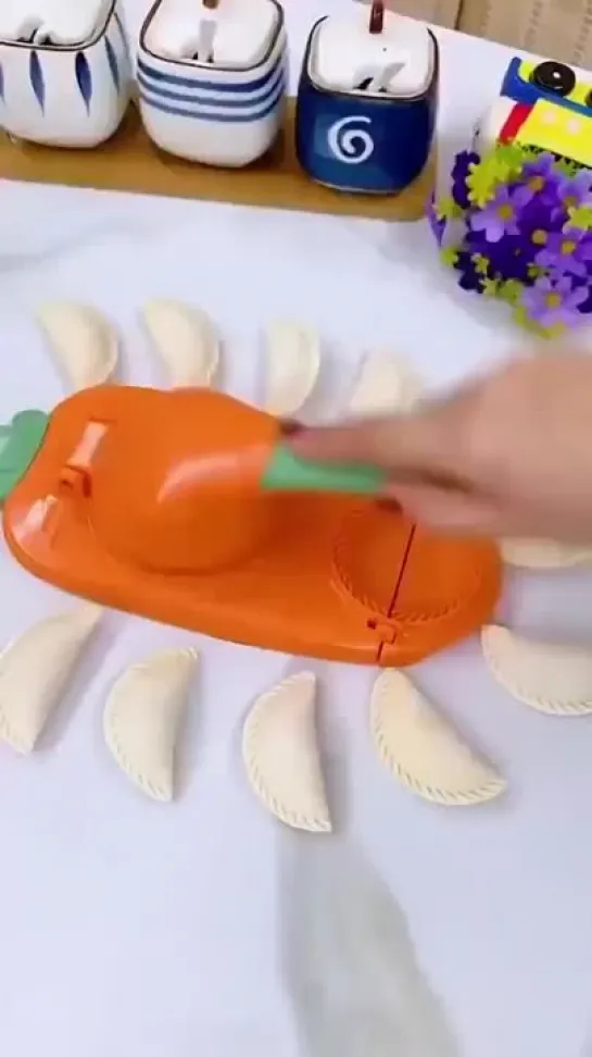 This is a magical kitchen tool that allows your family to easily DIY cooking without worry