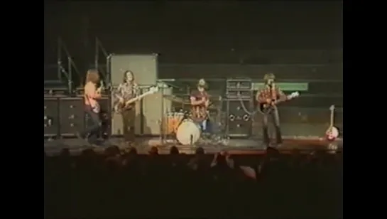 Creedence Clearwater Revival - Bad Moon Rising & Proud Mary. LIVE. 1970