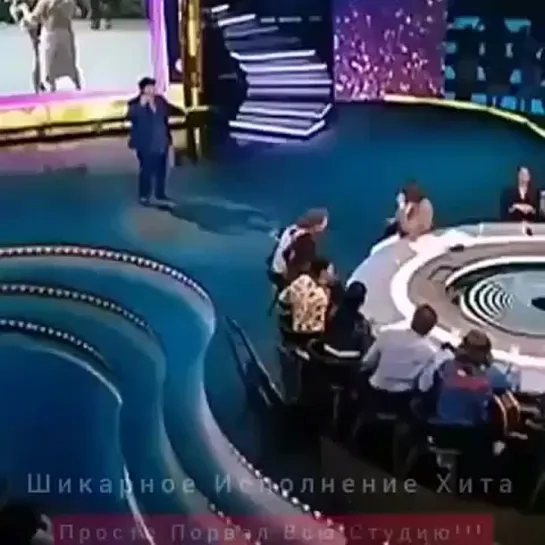 Кружит музыка🎶