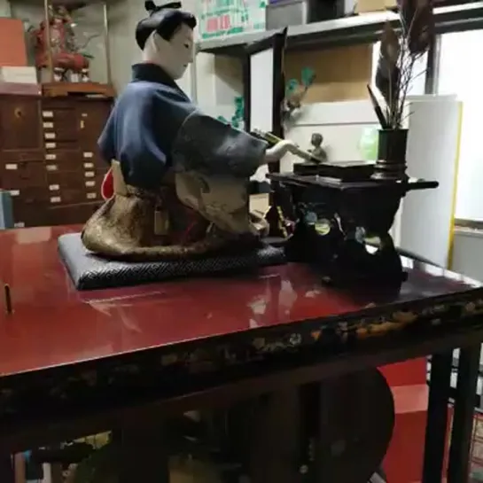 An ancient karakuri ningyo by master Susumo Higashino.