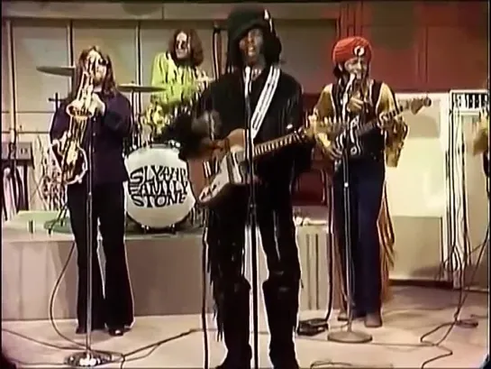 Sly  The Family Stone -Thank You (Falettinme Be Mice Elf Agin) (1970)