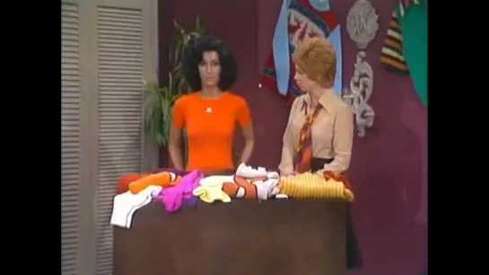 Cher & Carol Burnett - The 9th 'Carol Burnett Show' Awards: Most Unforgettable Commercials of 1975