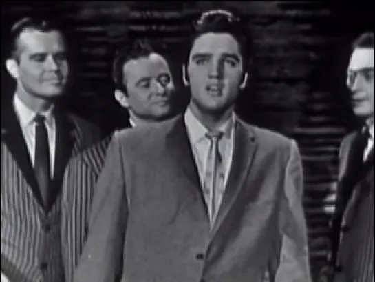 ELVIS PRESLEY - Love me (1956)