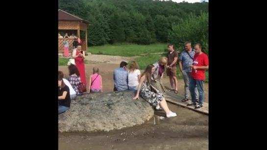 Синь камень на озере Плещеево в Переславле Залесском. Проверяем на себе Место Силы...
Живем Чудесным!
Присоединяйся!
❤️❤️❤️❤️
#с