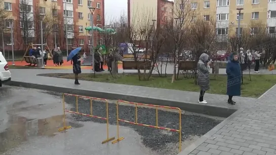 Предмет, похожий на гранату. В Новом Уренгое эвакуируют жильцов многоэтажки. Злой Ямал.