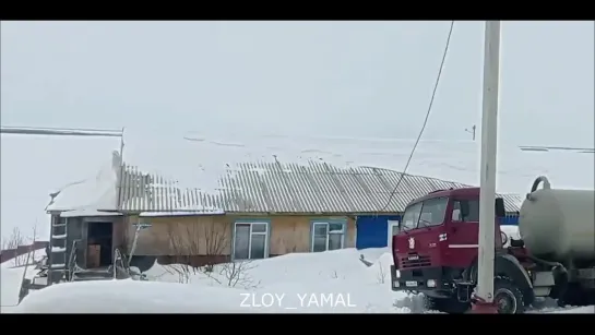 В Харсаиме очевидцы сняли последствия халатности дорожников. Злой Ямал