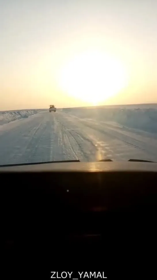 Дорогу не расширяют, ночь метели и всё, не будет возможности выехать ни в больницу никуда. Злой Ямал