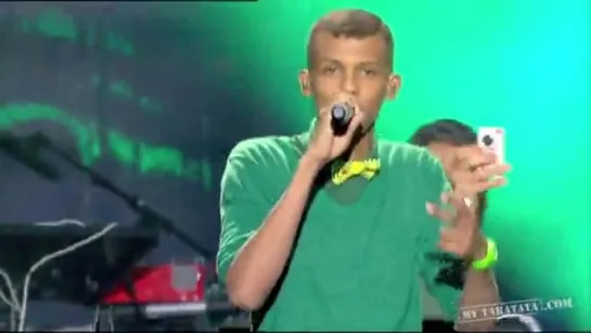 Stromae "Alors On Danse. «TARATATA fête la musique» (Bruxelles 21 juin 2011).