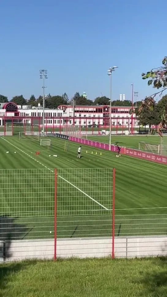 Jérôme Boateng training individually at Säbener Straße today