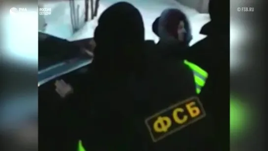 ФСБ: видео задержания в Томской области лиц, собиравших средства для террористической организации "Исламское государство"*.