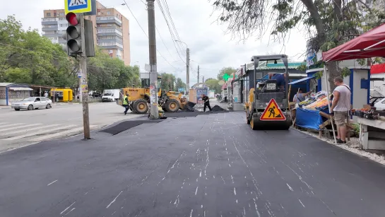 На Аэродромной благоустраивают тротуар и остановку общественного транспорта.