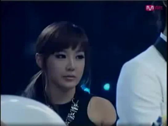 112209 - 2NE1's Bom Watching Taeyang Perform