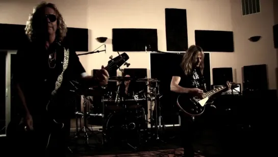 Revolution Saints - Back on My Trail