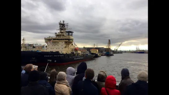 Петербург прощается с ледоколами. Прямая трансляция