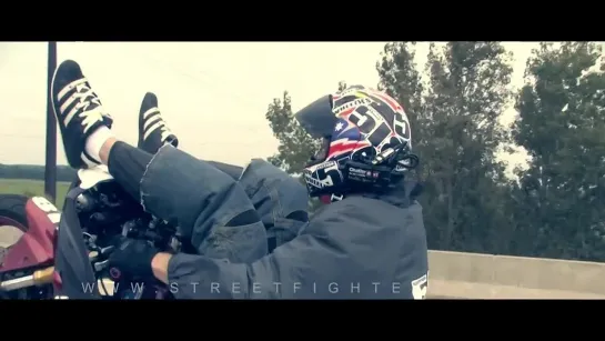 Motorcycle Stunt Rider Wheelies With Feet Over Winshield | Стантрайдинг [VK]