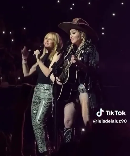 С Праздником девочки, мальчики и небинарные персоны! 💐 #madonna #kylieminogue