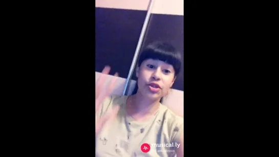 Диана осваивает пространство musical.ly