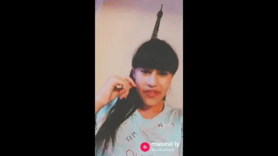 Диана осваивает пространство musical.ly