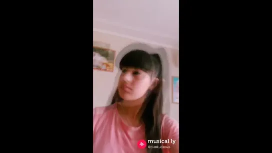 Диана осваивает пространство musical.ly