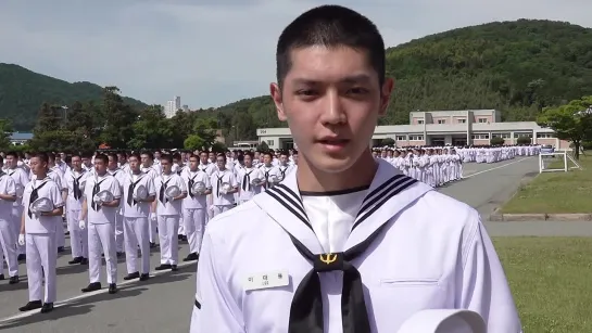 해군병702기 수료식