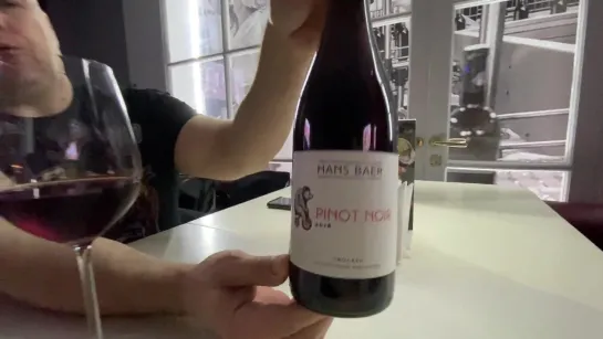 18+ 🍷🇩🇪Представляю вашему вниманию обзор на "Pinot Noir, Hans Baer, 2018 г" из Германии.