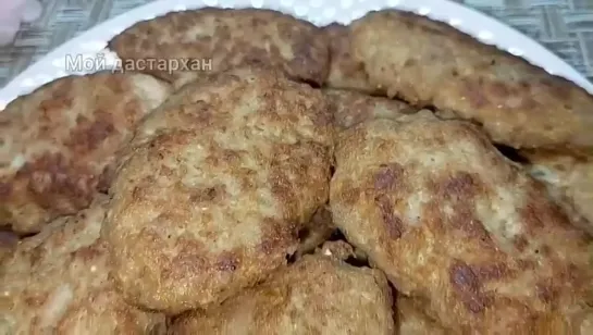 Если дома есть фарш и кефир готовлю вкуснейшие котлеты без муки. Съедаются мгновенно! Простой Рецепт.