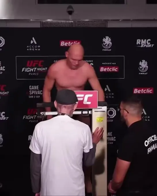 92,99 кг — @BogdanCarevich готов к дебюту в UFC!.mp4