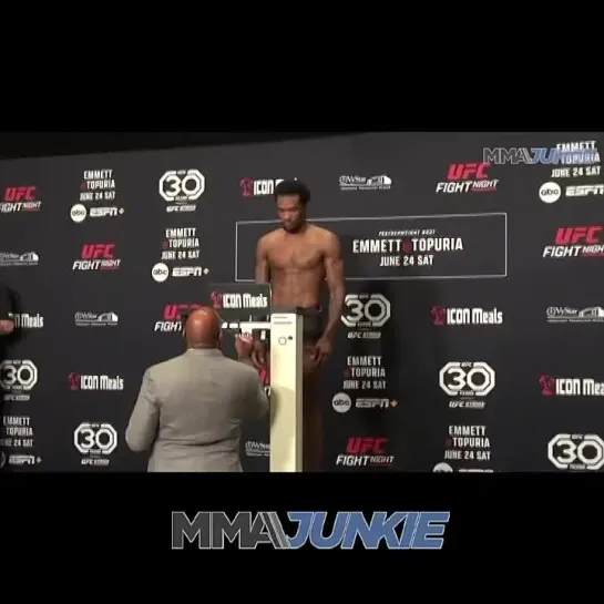 Jamall Emmers did whatever it took to make weight   #UFCJacksonville  FULL STORY IN BIO.mp4