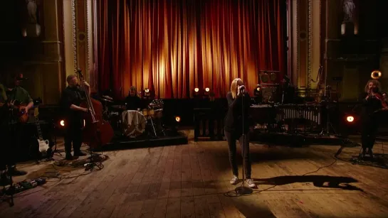 Beth Gibbons - Reaching Out (Later... with Jools Holland)