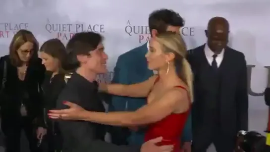 OMG CillianMurphy and johnkrasinski Hug️️ Watch your husband Emily - AQuietPlacePart2